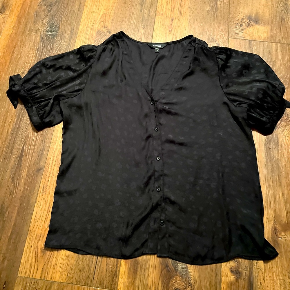 Express black top in size large
